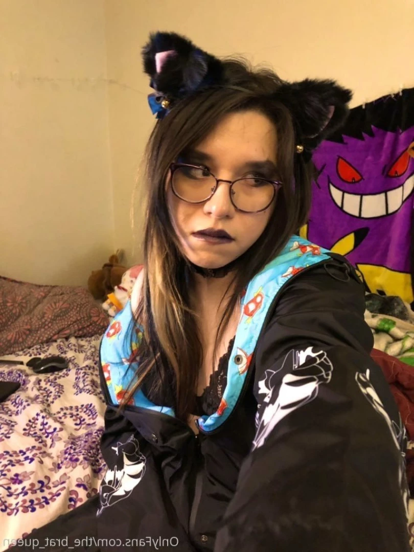 𝔱𝔥𝔢 𝔅𝔯𝔞𝔱 𝔔𝔲𝔢𝔢𝔫 🖤💀🏳️‍⚧️ [ the_brat_queen ] Onlyfans leaked photo 9072561 on Hotleaks.tv