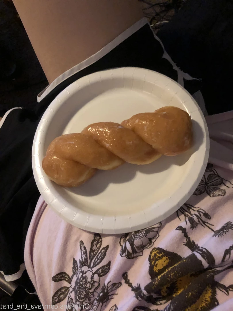 𝔱𝔥𝔢 𝔅𝔯𝔞𝔱 𝔔𝔲𝔢𝔢𝔫 🖤💀🏳️‍⚧️ [ the_brat_queen ] Onlyfans leaked photo 9072696 on Hotleaks.tv