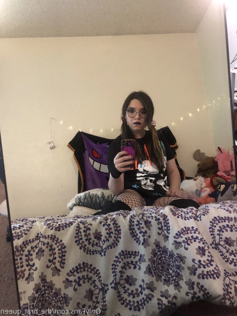 𝔱𝔥𝔢 𝔅𝔯𝔞𝔱 𝔔𝔲𝔢𝔢𝔫 🖤💀🏳️‍⚧️ [ the_brat_queen ] Onlyfans leaked photo 9073912 on Hotleaks.tv