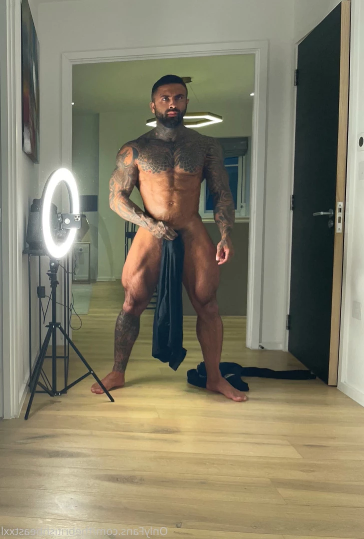 thebritishbeastxxl Onlyfans leaked photo 14896005 on Hotleaks.tv