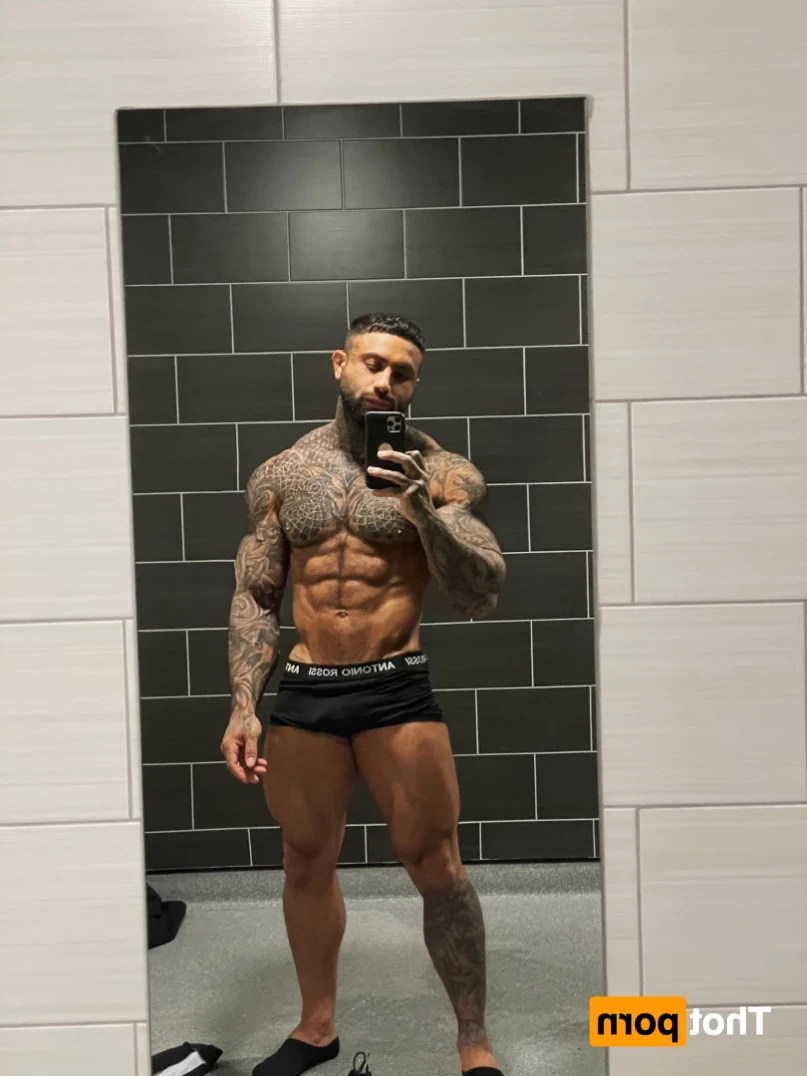 thebritishbeastxxl Onlyfans leaked photo 15866943 on Hotleaks.tv