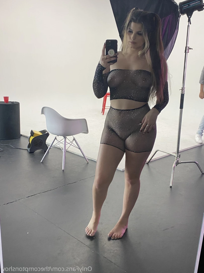 Alex Arabella  (ﾉ◕ヮ◕)ﾉ*:･ﾟ✧ [ alexarabellaa ] Onlyfans leaked photo 8855628 on Hotleaks.tv