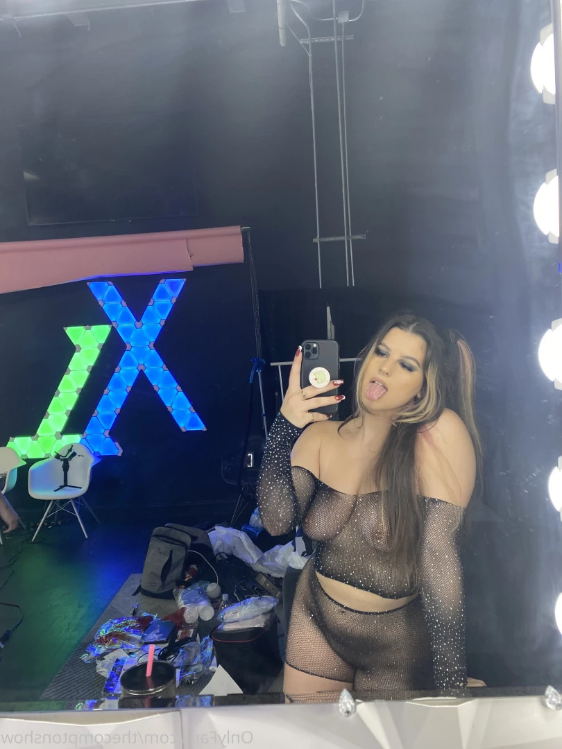 Alex Arabella  (ﾉ◕ヮ◕)ﾉ*:･ﾟ✧ [ alexarabellaa ] Onlyfans leaked photo 8857840 on Hotleaks.tv