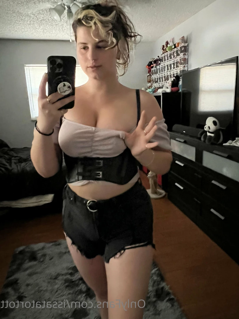 Alex Arabella  (ﾉ◕ヮ◕)ﾉ*:･ﾟ✧ [ alexarabellaa ] Onlyfans leaked photo 8858021 on Hotleaks.tv