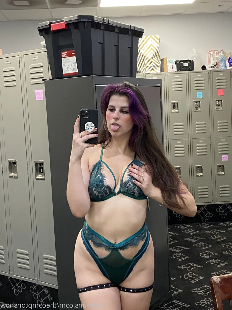 Alex Arabella  (ﾉ◕ヮ◕)ﾉ*:･ﾟ✧ [ alexarabellaa ] Onlyfans leaked photo 8859677 on Hotleaks.tv