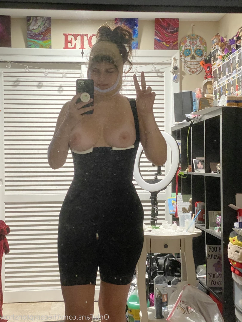 Alex Arabella  (ﾉ◕ヮ◕)ﾉ*:･ﾟ✧ [ alexarabellaa ] Onlyfans leaked photo 8860283 on Hotleaks.tv