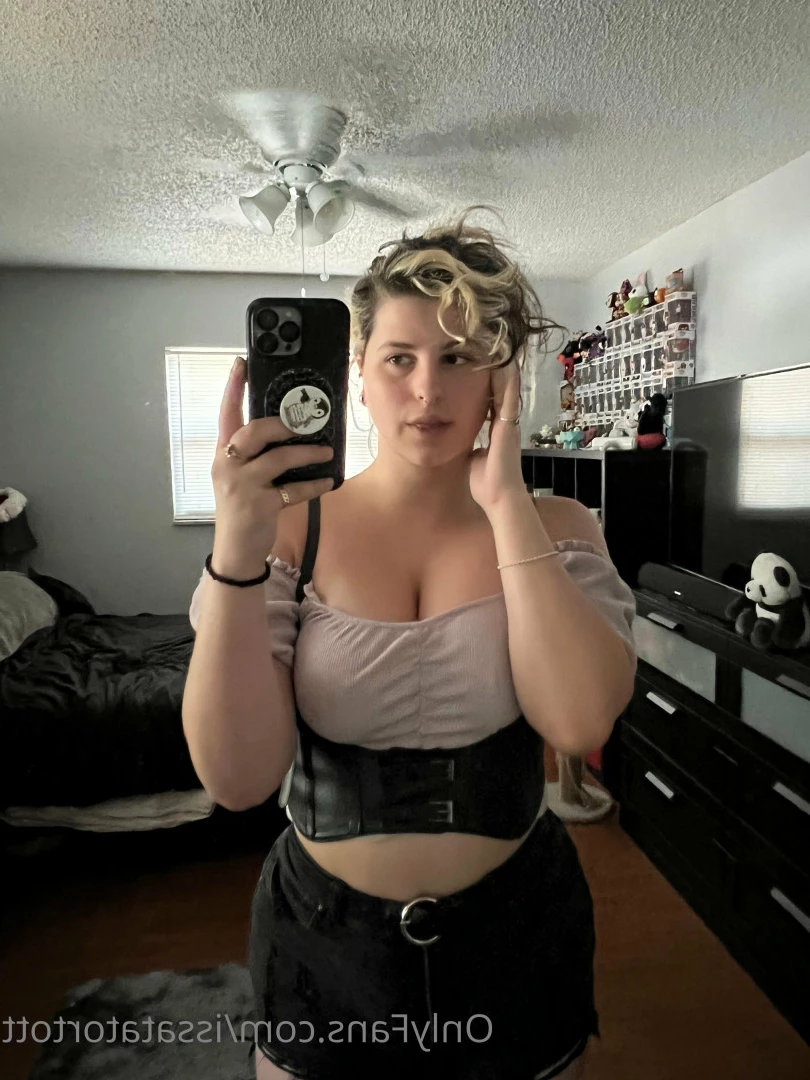 Alex Arabella  (ﾉ◕ヮ◕)ﾉ*:･ﾟ✧ [ alexarabellaa ] Onlyfans leaked photo 8860581 on Hotleaks.tv