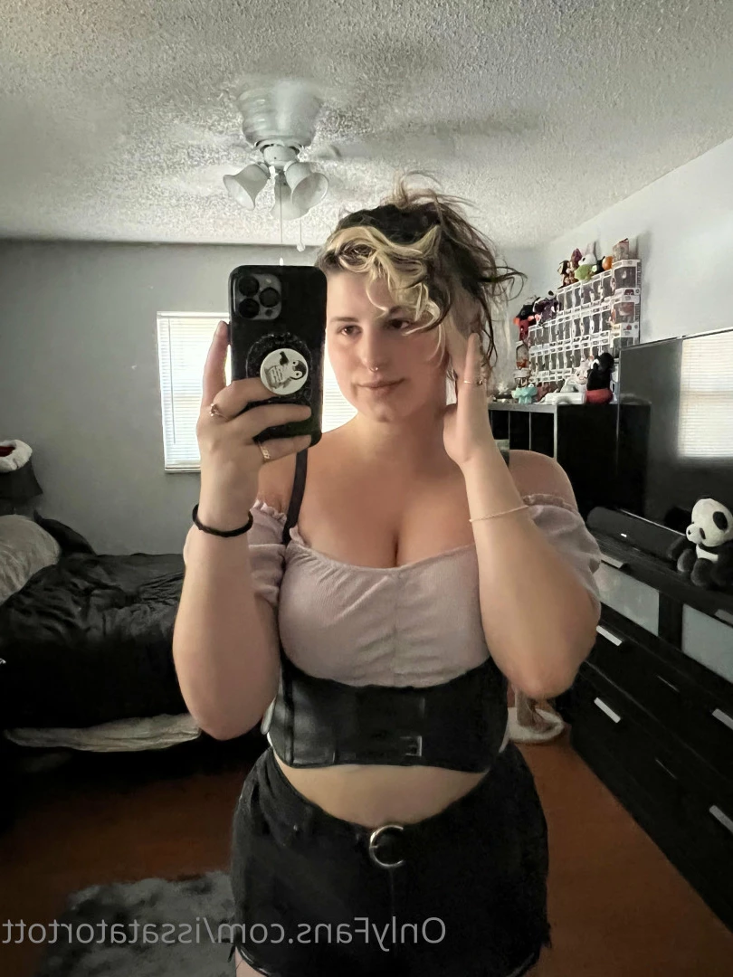 Alex Arabella  (ﾉ◕ヮ◕)ﾉ*:･ﾟ✧ [ alexarabellaa ] Onlyfans leaked photo 8860921 on Hotleaks.tv