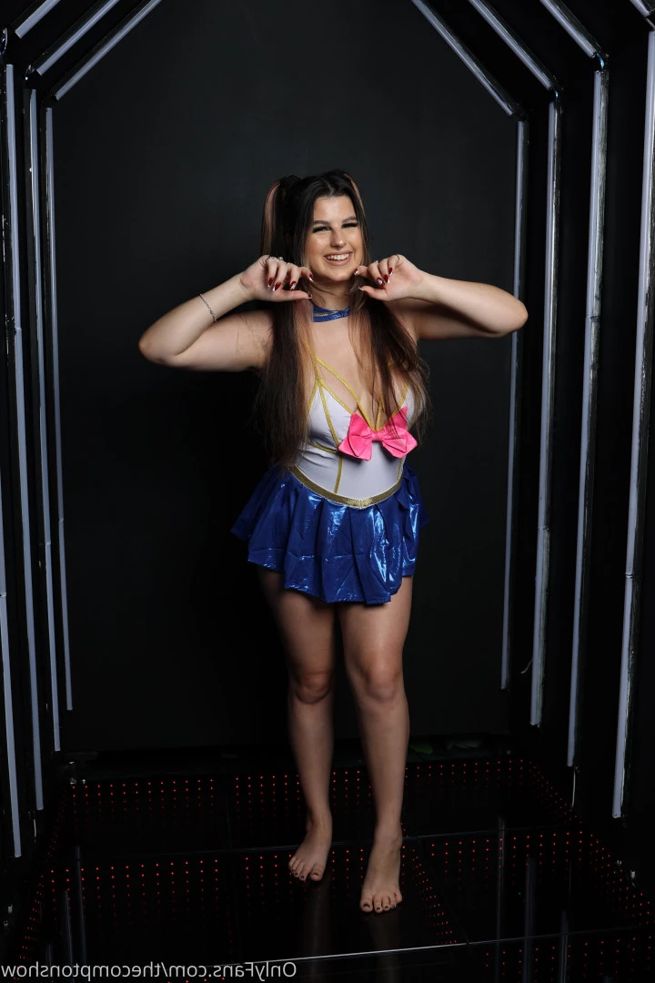 Alex Arabella  (ﾉ◕ヮ◕)ﾉ*:･ﾟ✧ [ alexarabellaa ] Onlyfans leaked photo 8861093 on Hotleaks.tv
