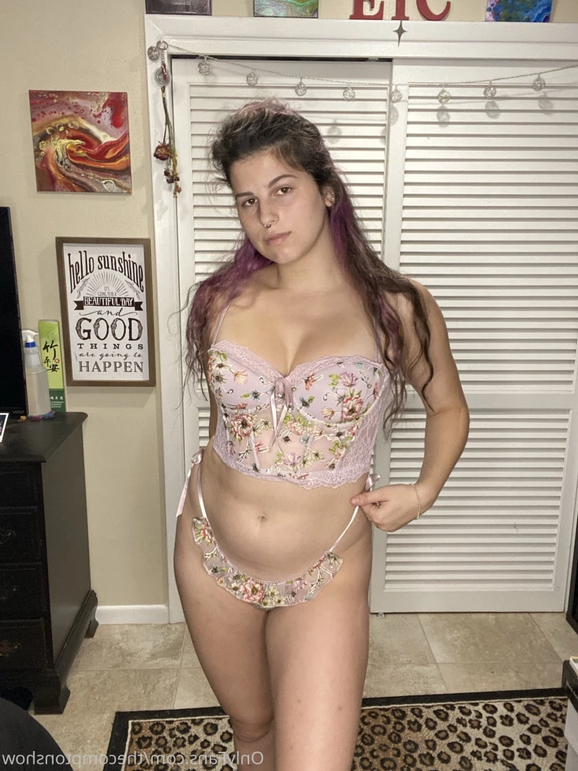 Alex Arabella  (ﾉ◕ヮ◕)ﾉ*:･ﾟ✧ [ alexarabellaa ] Onlyfans leaked photo 8861865 on Hotleaks.tv