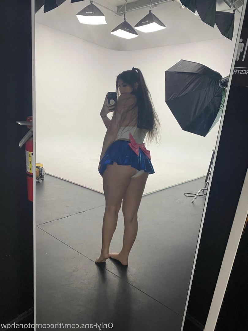Alex Arabella  (ﾉ◕ヮ◕)ﾉ*:･ﾟ✧ [ alexarabellaa ] Onlyfans leaked photo 8862213 on Hotleaks.tv