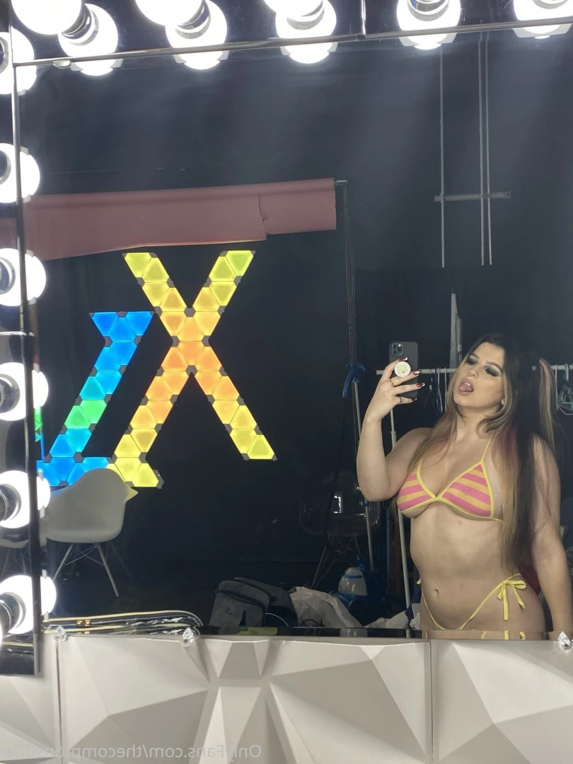 Alex Arabella  (ﾉ◕ヮ◕)ﾉ*:･ﾟ✧ [ alexarabellaa ] Onlyfans leaked photo 8862347 on Hotleaks.tv