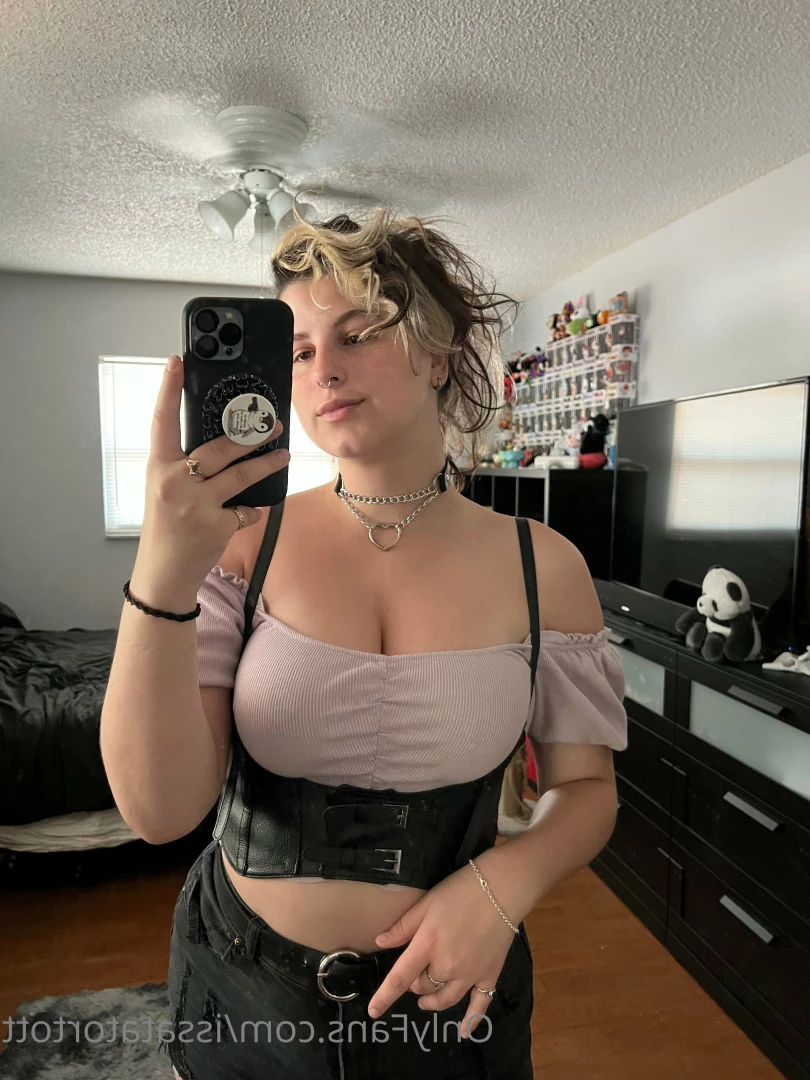 Alex Arabella  (ﾉ◕ヮ◕)ﾉ*:･ﾟ✧ [ alexarabellaa ] Onlyfans leaked photo 8862475 on Hotleaks.tv