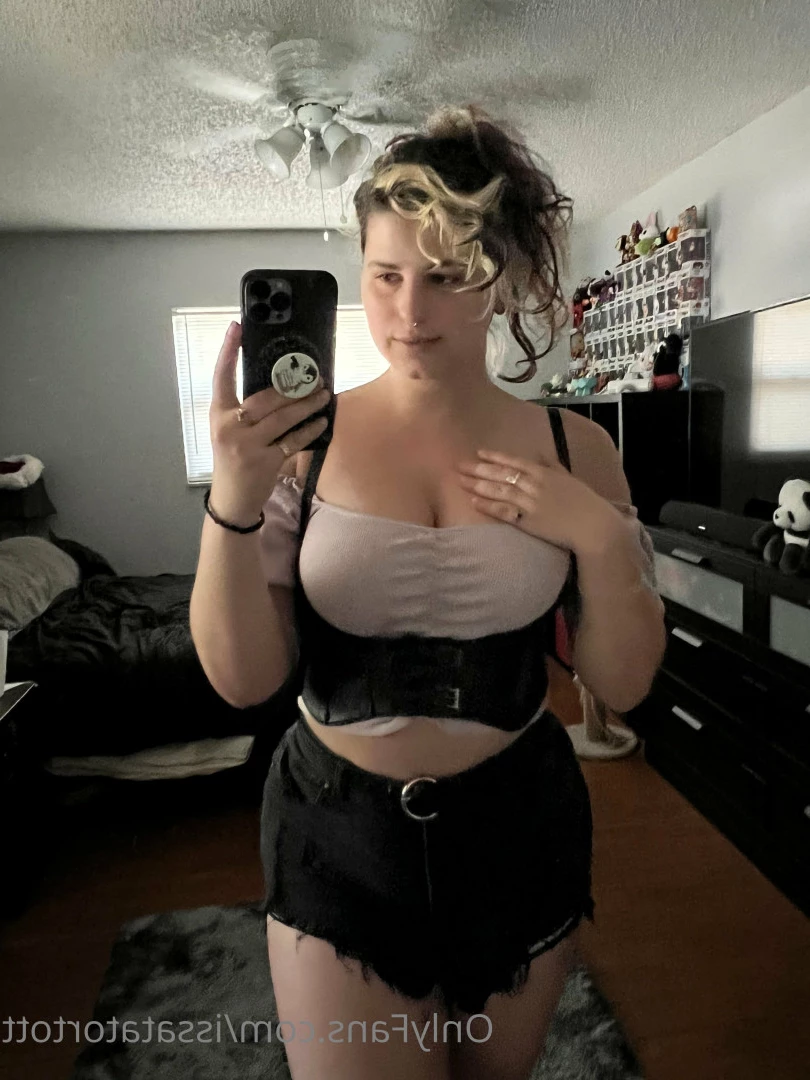 Alex Arabella  (ﾉ◕ヮ◕)ﾉ*:･ﾟ✧ [ alexarabellaa ] Onlyfans leaked photo 8862505 on Hotleaks.tv