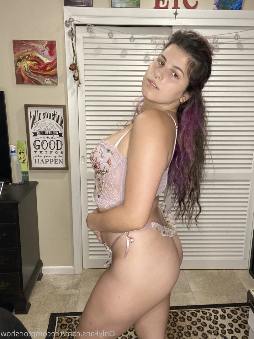 Alex Arabella  (ﾉ◕ヮ◕)ﾉ*:･ﾟ✧ [ alexarabellaa ] Onlyfans leaked photo 8864349 on Hotleaks.tv