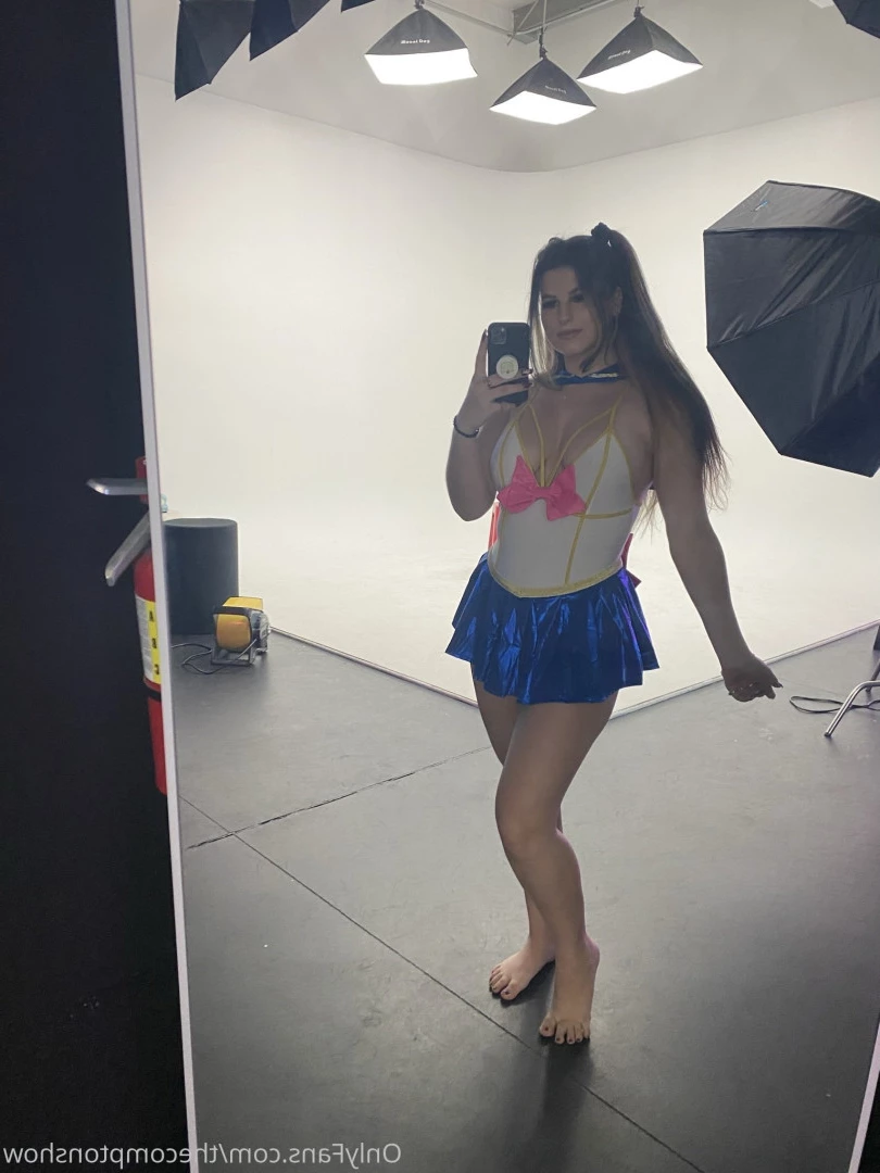 Alex Arabella  (ﾉ◕ヮ◕)ﾉ*:･ﾟ✧ [ alexarabellaa ] Onlyfans leaked photo 8864860 on Hotleaks.tv