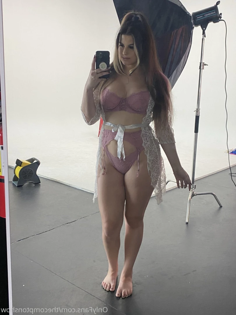 Alex Arabella  (ﾉ◕ヮ◕)ﾉ*:･ﾟ✧ [ alexarabellaa ] Onlyfans leaked photo 8865154 on Hotleaks.tv