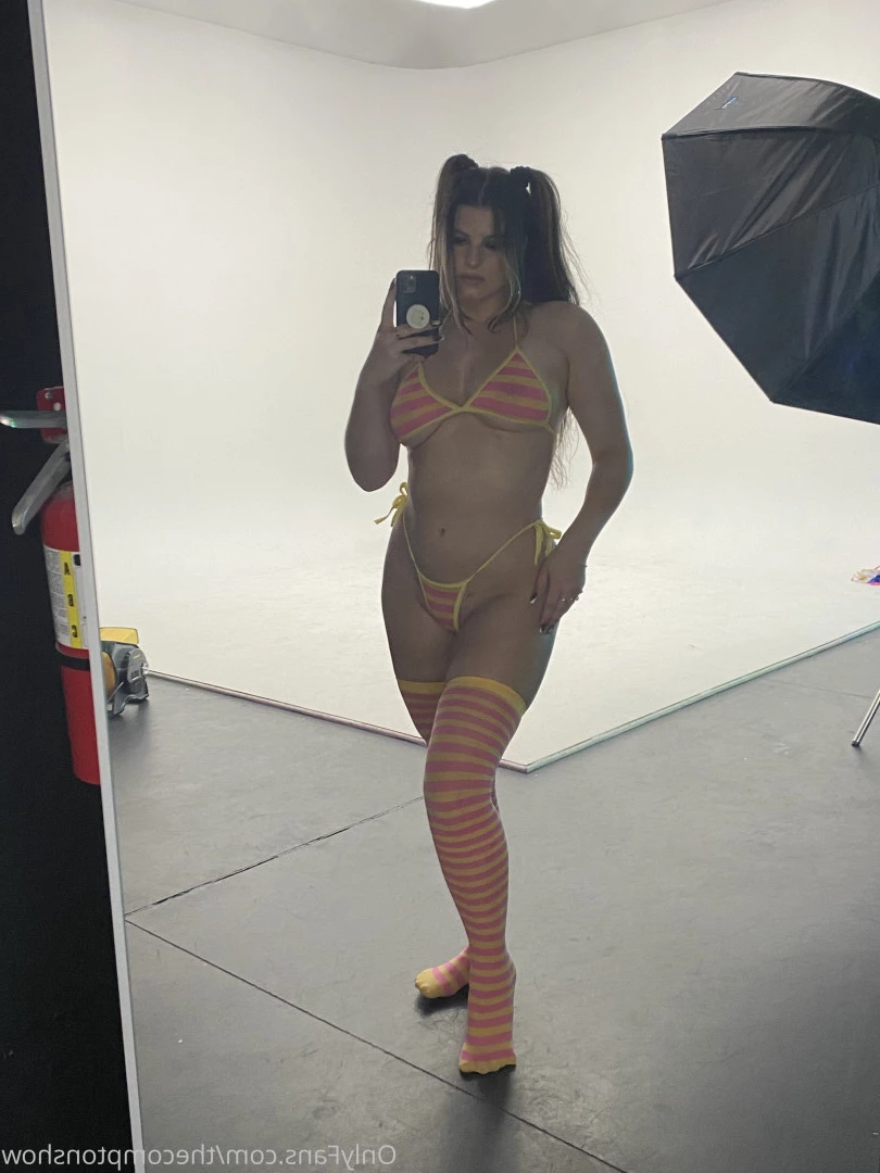 Alex Arabella  (ﾉ◕ヮ◕)ﾉ*:･ﾟ✧ [ alexarabellaa ] Onlyfans leaked photo 8865886 on Hotleaks.tv