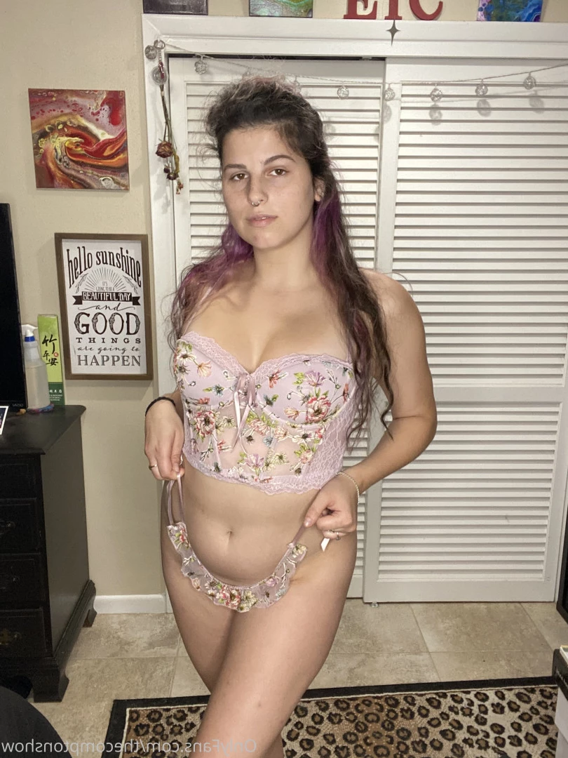 Alex Arabella  (ﾉ◕ヮ◕)ﾉ*:･ﾟ✧ [ alexarabellaa ] Onlyfans leaked photo 8866097 on Hotleaks.tv