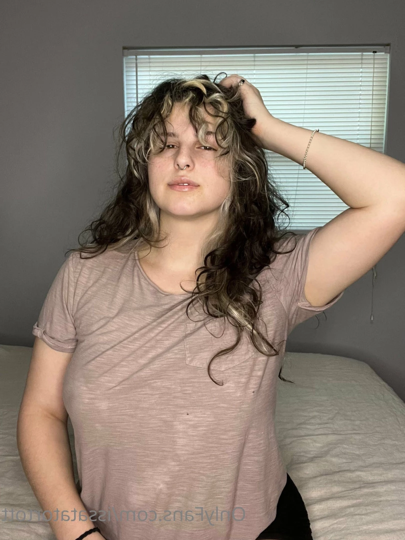 Alex Arabella  (ﾉ◕ヮ◕)ﾉ*:･ﾟ✧ [ alexarabellaa ] Onlyfans leaked photo 8866263 on Hotleaks.tv