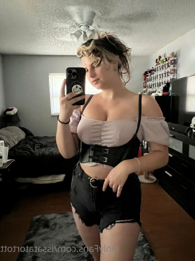 Alex Arabella  (ﾉ◕ヮ◕)ﾉ*:･ﾟ✧ [ alexarabellaa ] Onlyfans leaked photo 8866289 on Hotleaks.tv