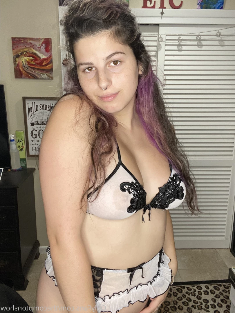 Alex Arabella  (ﾉ◕ヮ◕)ﾉ*:･ﾟ✧ [ alexarabellaa ] Onlyfans leaked photo 8867517 on Hotleaks.tv