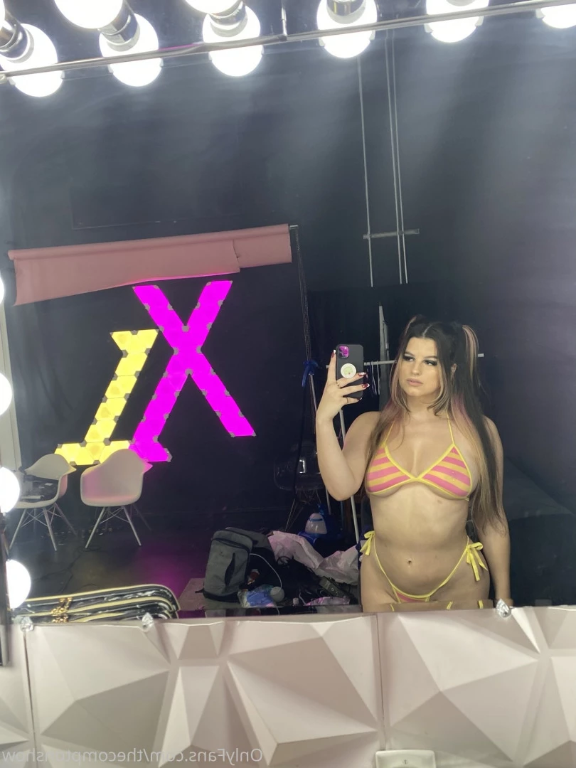 Alex Arabella  (ﾉ◕ヮ◕)ﾉ*:･ﾟ✧ [ alexarabellaa ] Onlyfans leaked photo 8868096 on Hotleaks.tv