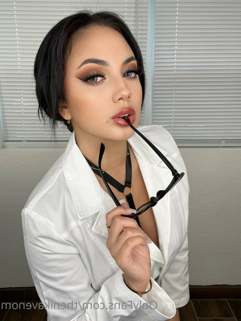 Nika Venom 🦋🌙 [ thenikavenom ] Onlyfans leaked photo 11901275 on Hotleaks.tv