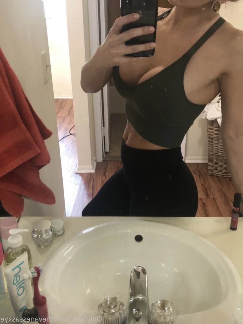 Vanessa Skye [ thevanessaskye ] Onlyfans leaked photo 15349906 on Hotleaks.tv
