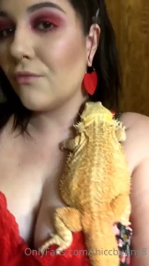 René💦 Bisexual Squiirt💦 [ thiccbunny8 ] Onlyfans leaked video 7937454 on Hotleaks.tv