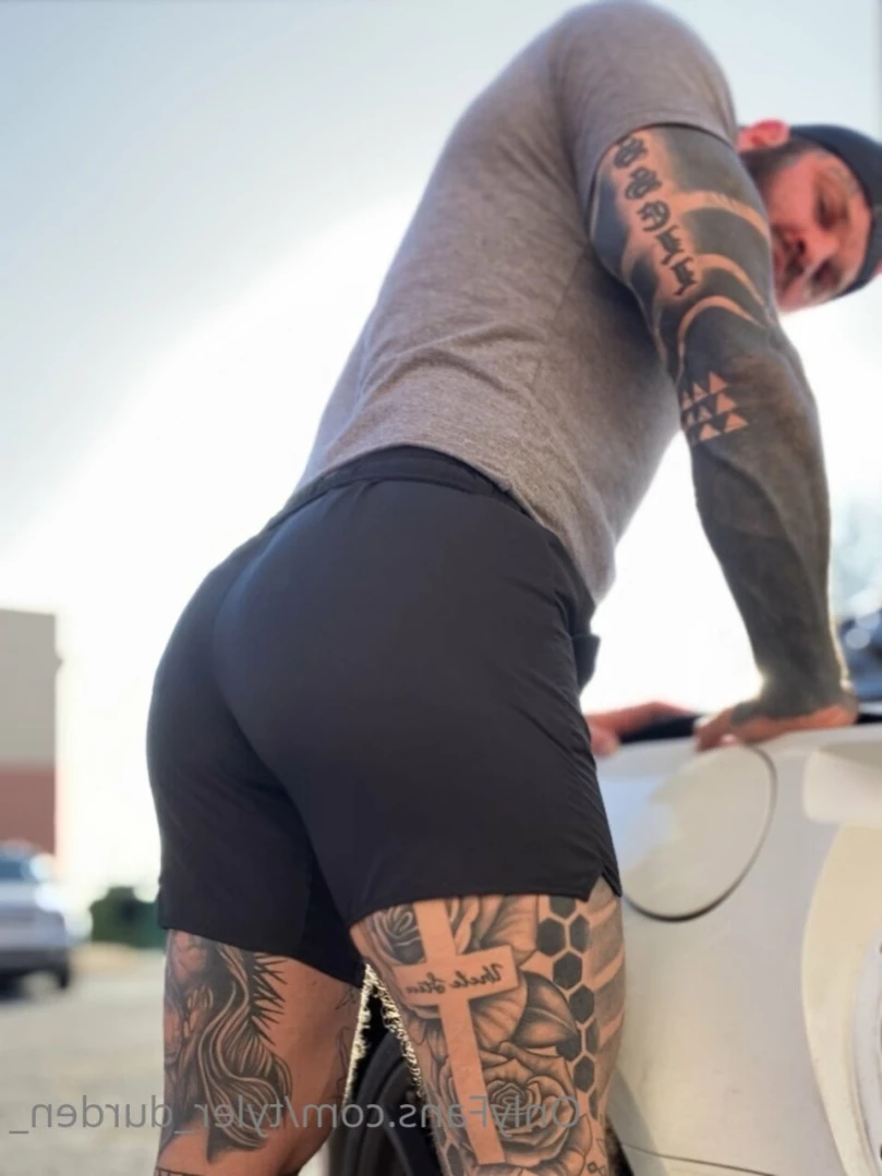Durden [ tattoosaredumb ] Onlyfans leaked photo 15709379 on Hotleaks.tv
