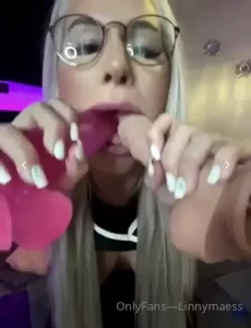 ✨𝗚𝗶𝗿𝗹 𝗡𝗲𝘅𝘁 𝗗𝗼𝗼𝗿 [ linnymae ] Onlyfans leaked video 1628913 on Hotleaks.tv