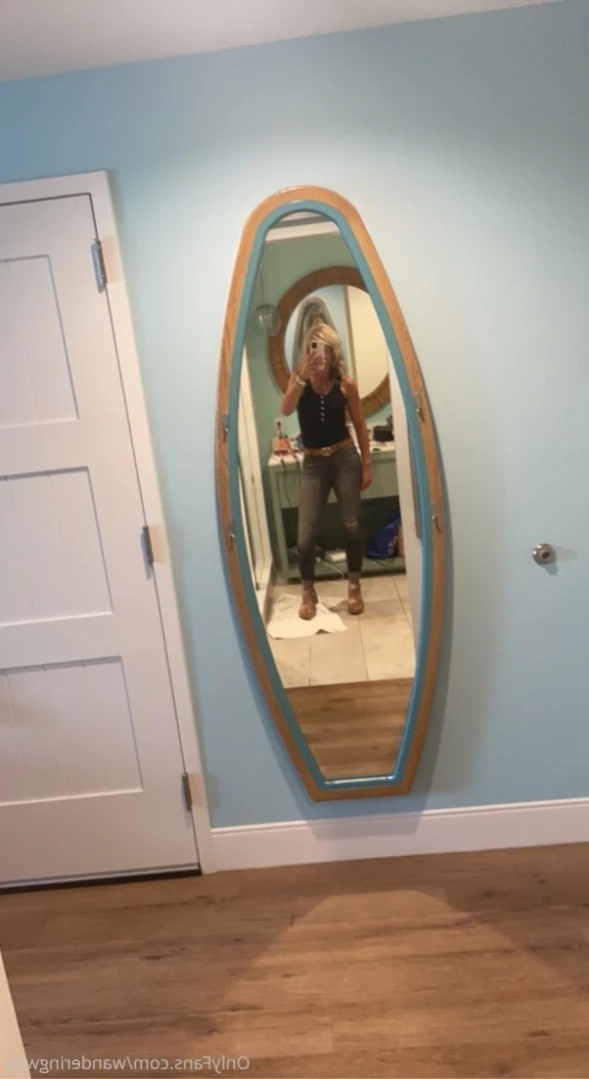 wanderingwife Onlyfans leaked photo 14481615 on Hotleaks.tv