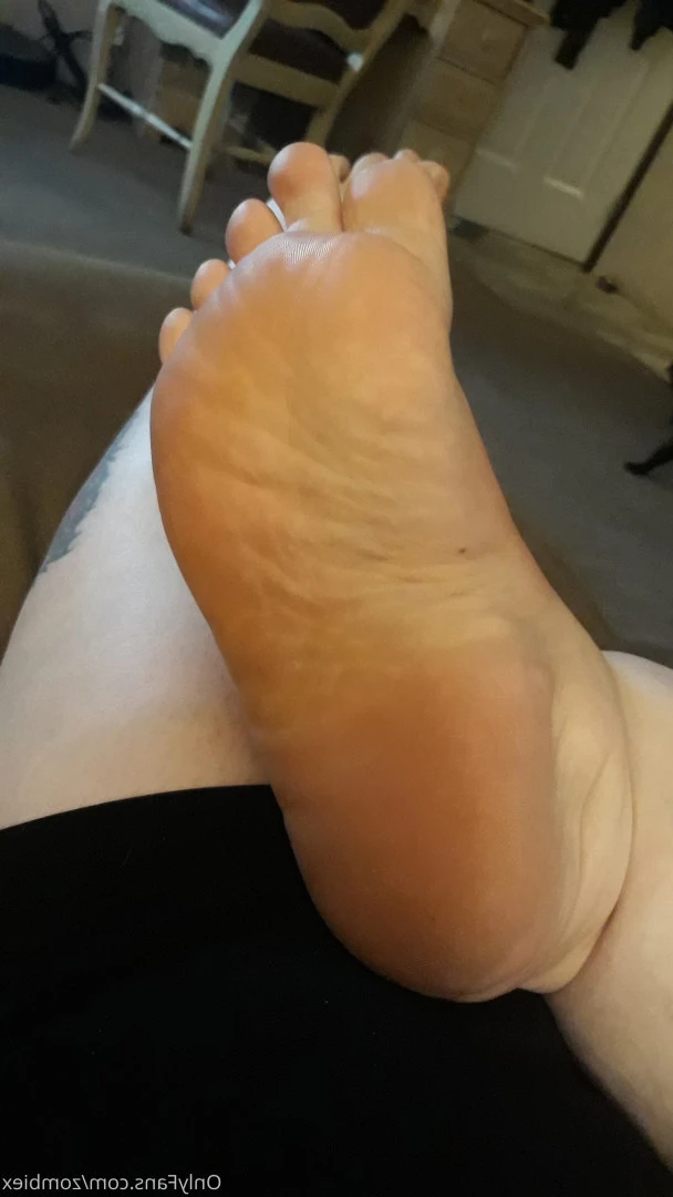 PrettyEyesChubbyThighs [ xlady_succubusx ] Onlyfans leaked photo 9706976 on Hotleaks.tv
