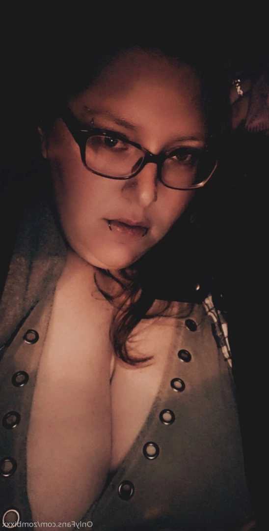 PrettyEyesChubbyThighs [ xlady_succubusx ] Onlyfans leaked photo 9707303 on Hotleaks.tv