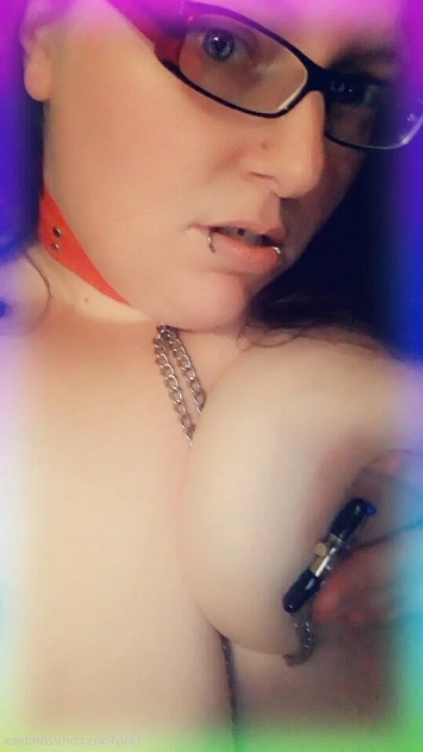 PrettyEyesChubbyThighs [ xlady_succubusx ] Onlyfans leaked photo 9707630 on Hotleaks.tv