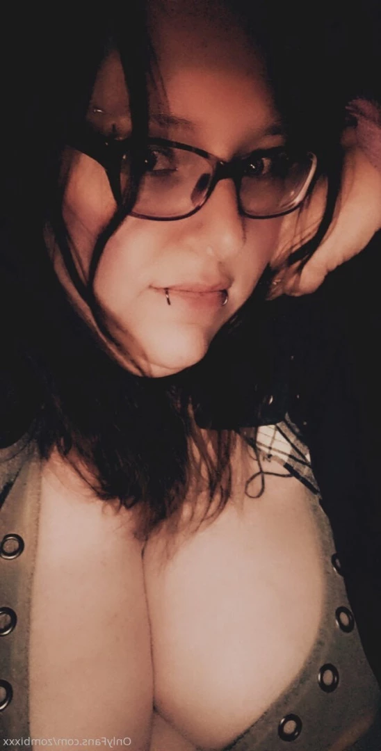 PrettyEyesChubbyThighs [ xlady_succubusx ] Onlyfans leaked photo 9707638 on Hotleaks.tv