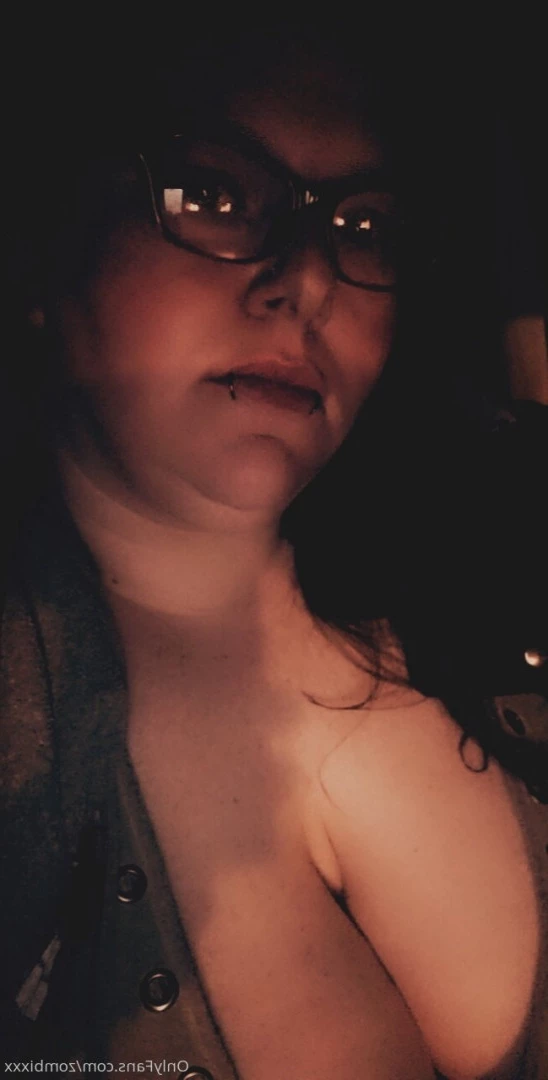PrettyEyesChubbyThighs [ xlady_succubusx ] Onlyfans leaked photo 9707646 on Hotleaks.tv
