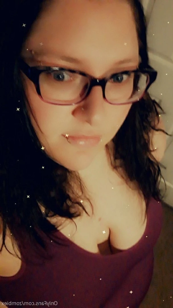 PrettyEyesChubbyThighs [ xlady_succubusx ] Onlyfans leaked photo 9707712 on Hotleaks.tv