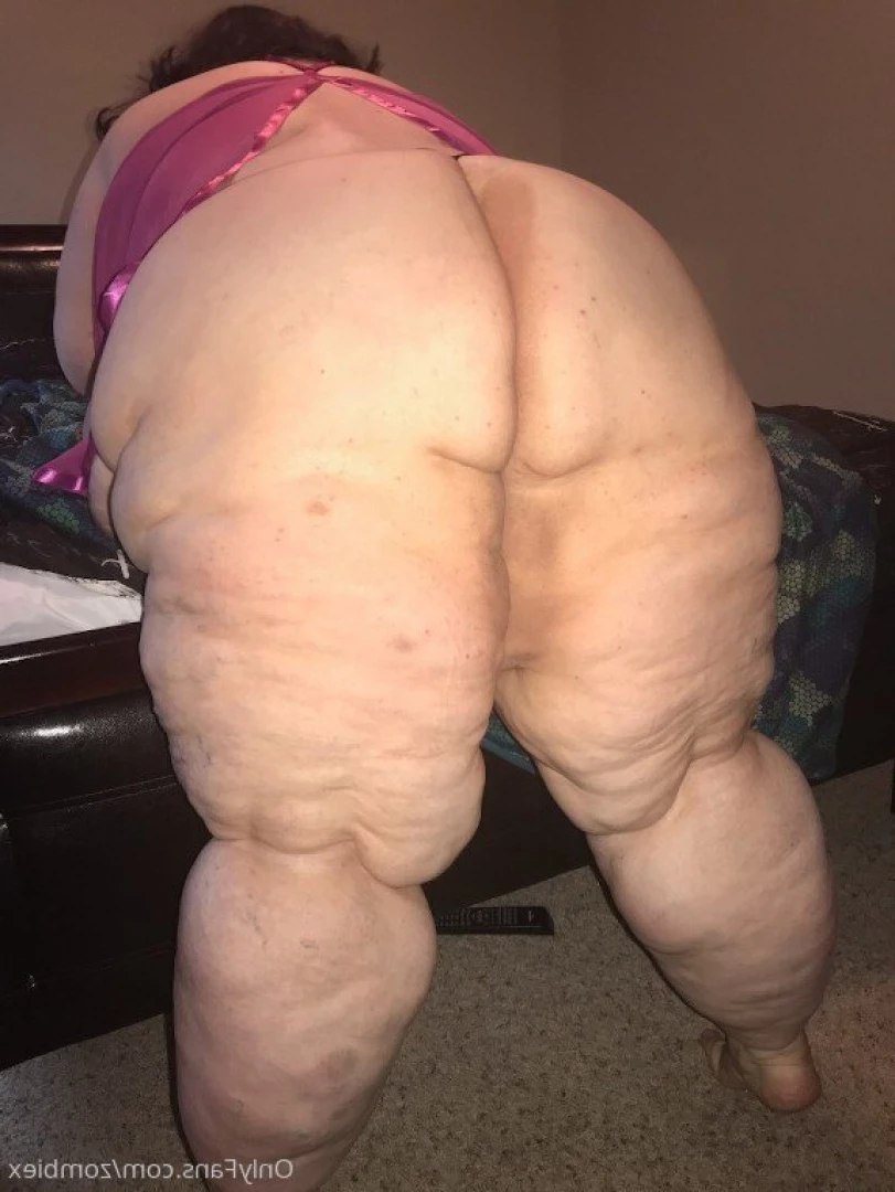 PrettyEyesChubbyThighs [ xlady_succubusx ] Onlyfans leaked photo 9707925 on Hotleaks.tv