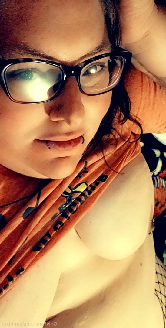 PrettyEyesChubbyThighs [ xlady_succubusx ] Onlyfans leaked photo 9708377 on Hotleaks.tv