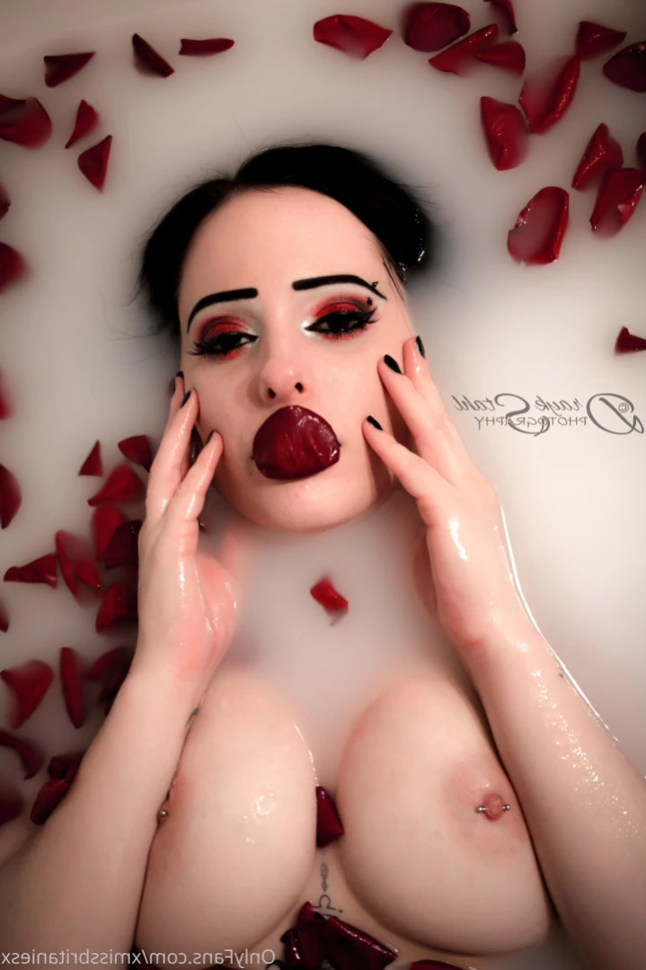 MissBritanieS [ xmissbritaniesx ] Onlyfans leaked photo 12028057 on Hotleaks.tv