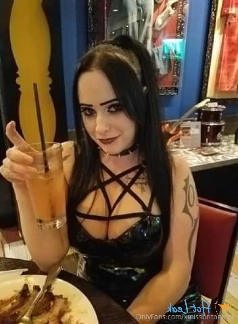 MissBritanieS [ xmissbritaniesx ] Onlyfans leaked photo 12969062 on Hotleaks.tv