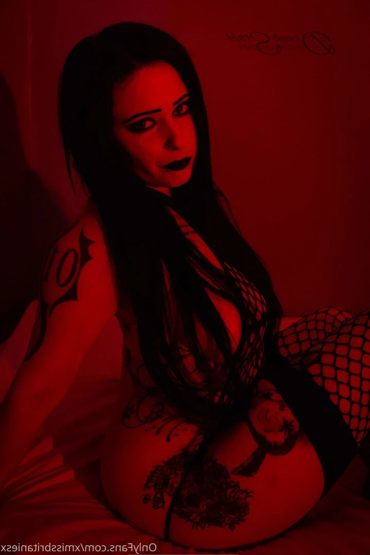 MissBritanieS [ xmissbritaniesx ] Onlyfans leaked photo 13777611 on Hotleaks.tv