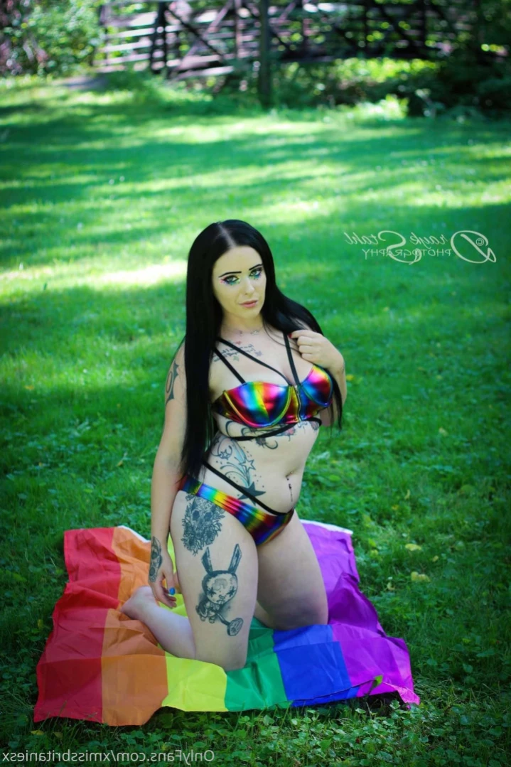 MissBritanieS [ xmissbritaniesx ] Onlyfans leaked photo 14404638 on Hotleaks.tv