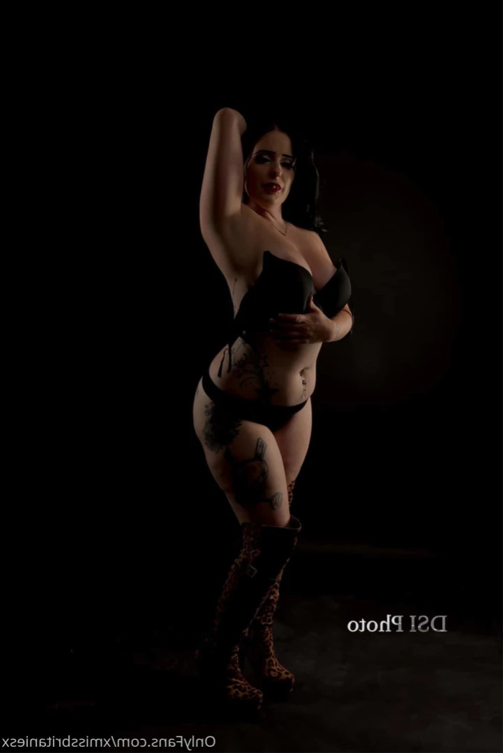 MissBritanieS [ xmissbritaniesx ] Onlyfans leaked photo 14432452 on Hotleaks.tv