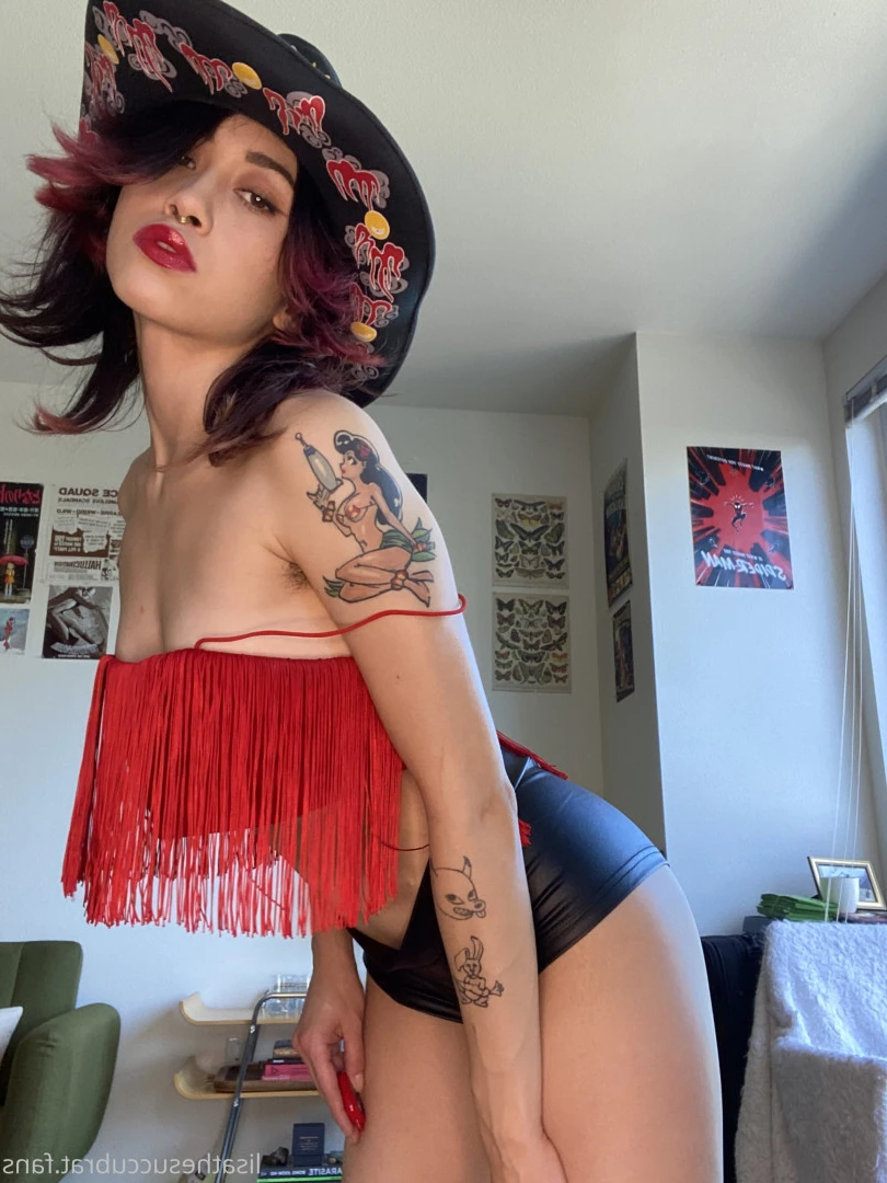 papa lisa [ lisathesuccubrat ] Onlyfans leaked photo 9425805 on Hotleaks.tv