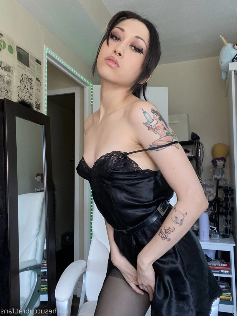 papa lisa [ lisathesuccubrat ] Onlyfans leaked photo 9453999 on Hotleaks.tv