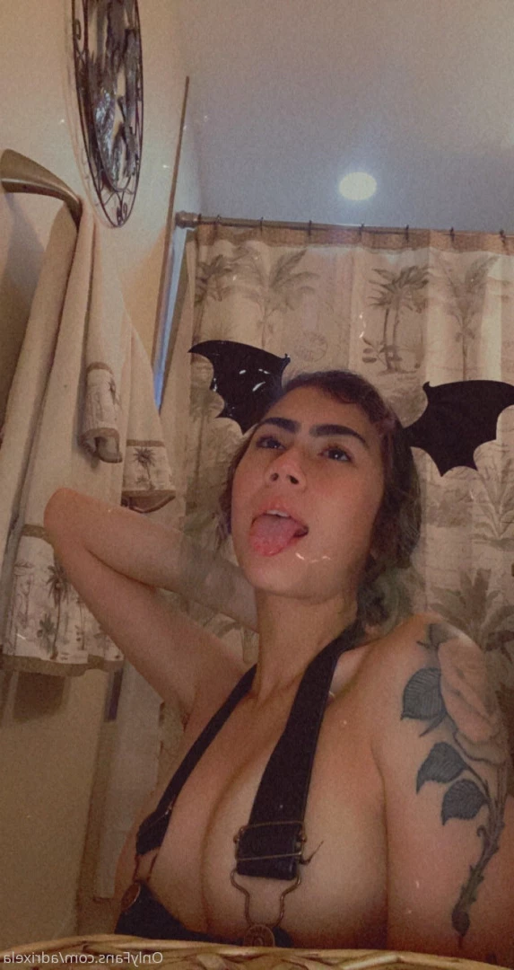 adri [ adrixela ] Onlyfans leaked photo 9239054 on Hotleaks.tv