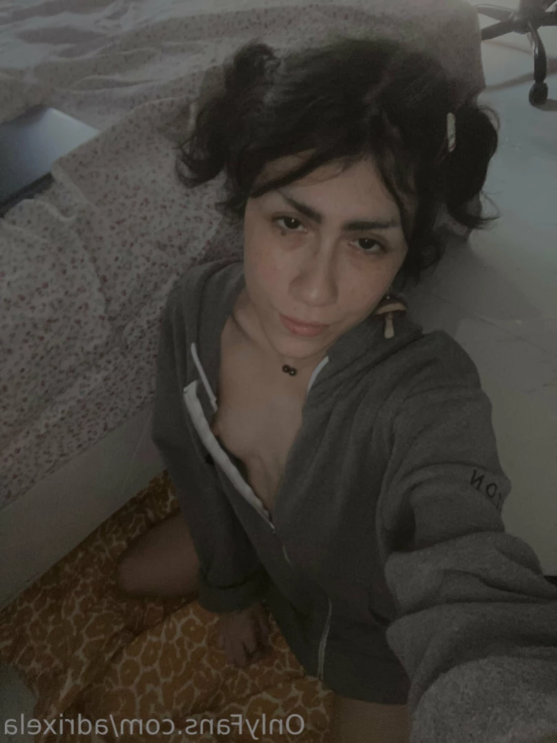 adri [ adrixela ] Onlyfans leaked photo 13133722 on Hotleaks.tv